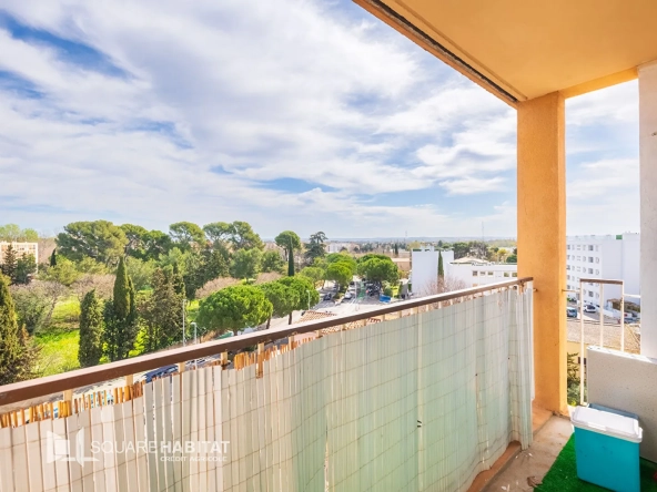 Appartement T4 à vendre à Salon de Provence - Résidence Guynemer, 3 chambres, balcon, cave