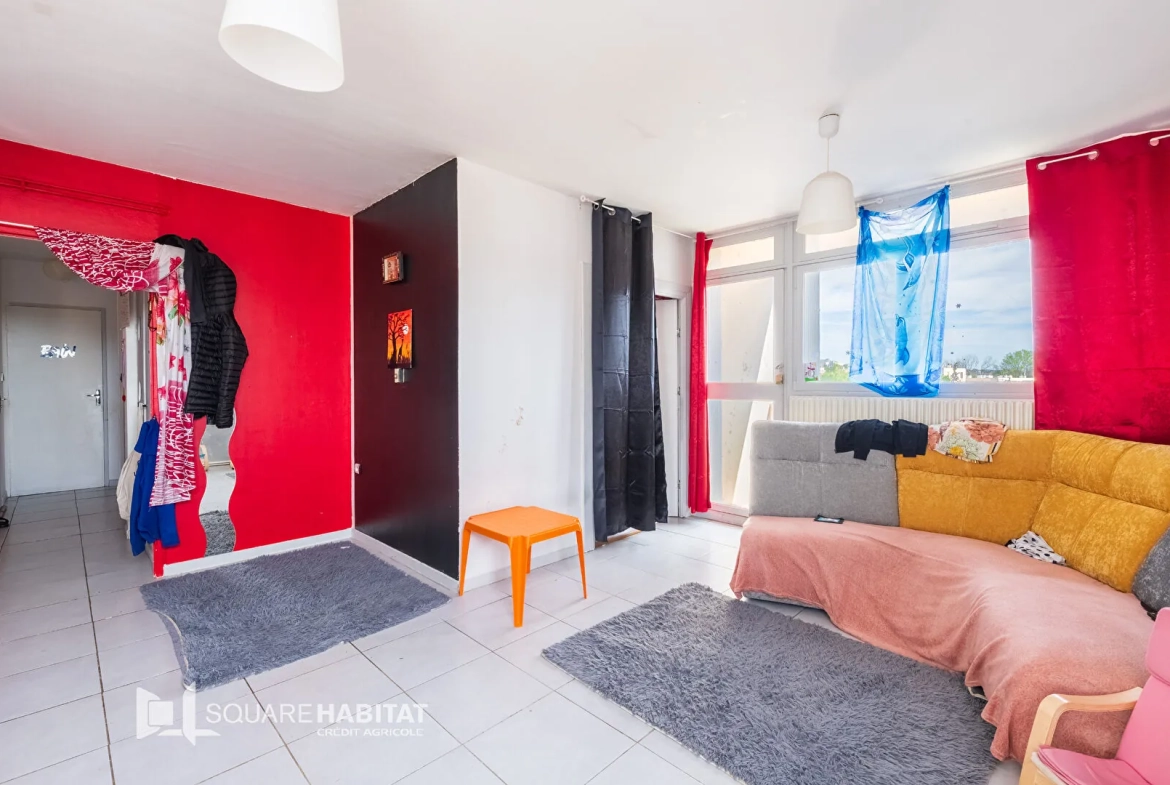 Appartement T4 à vendre à Salon de Provence - Résidence Guynemer, 3 chambres, balcon, cave 