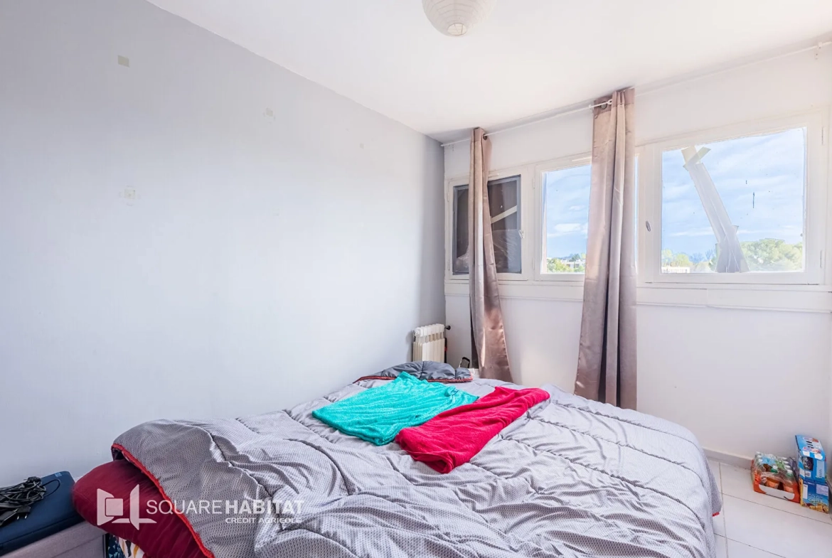 Appartement T4 à vendre à Salon de Provence - Résidence Guynemer, 3 chambres, balcon, cave 