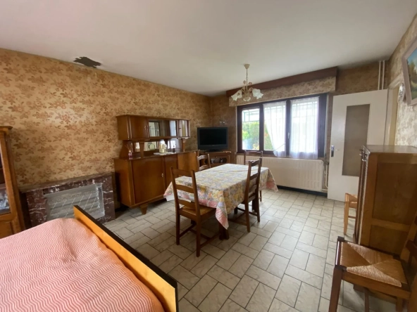Maison à vendre à Moreuil avec jardin, 3 chambres, garage et quartier calme