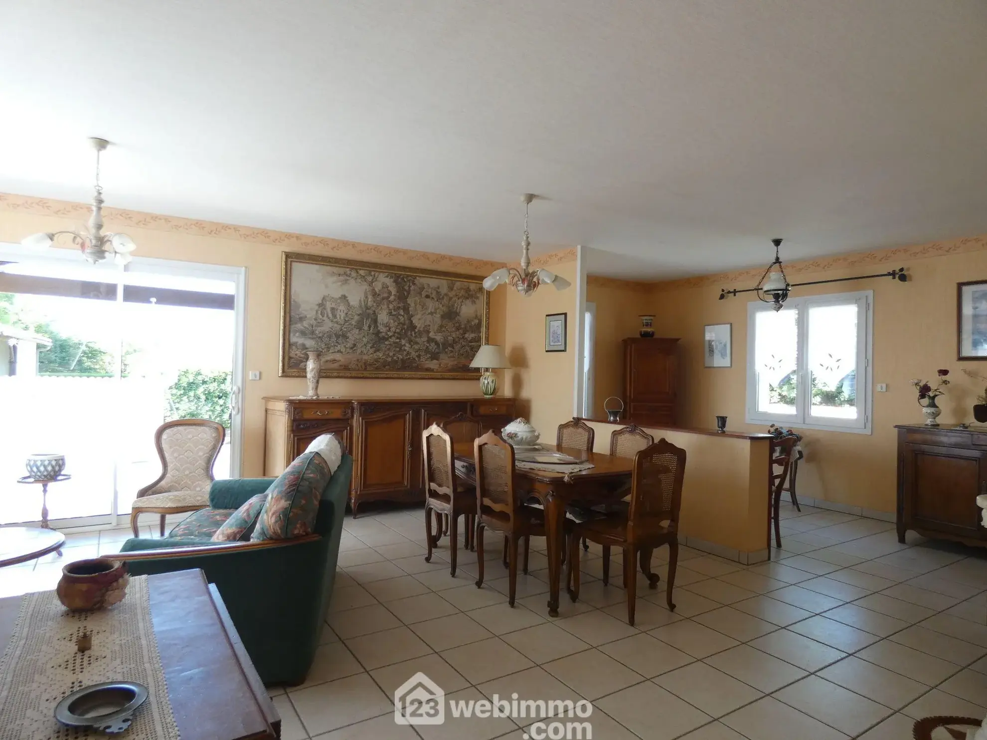 Belle maison de plain-pied de 101 m² à Saint-Pardoux avec garage et terrasse 