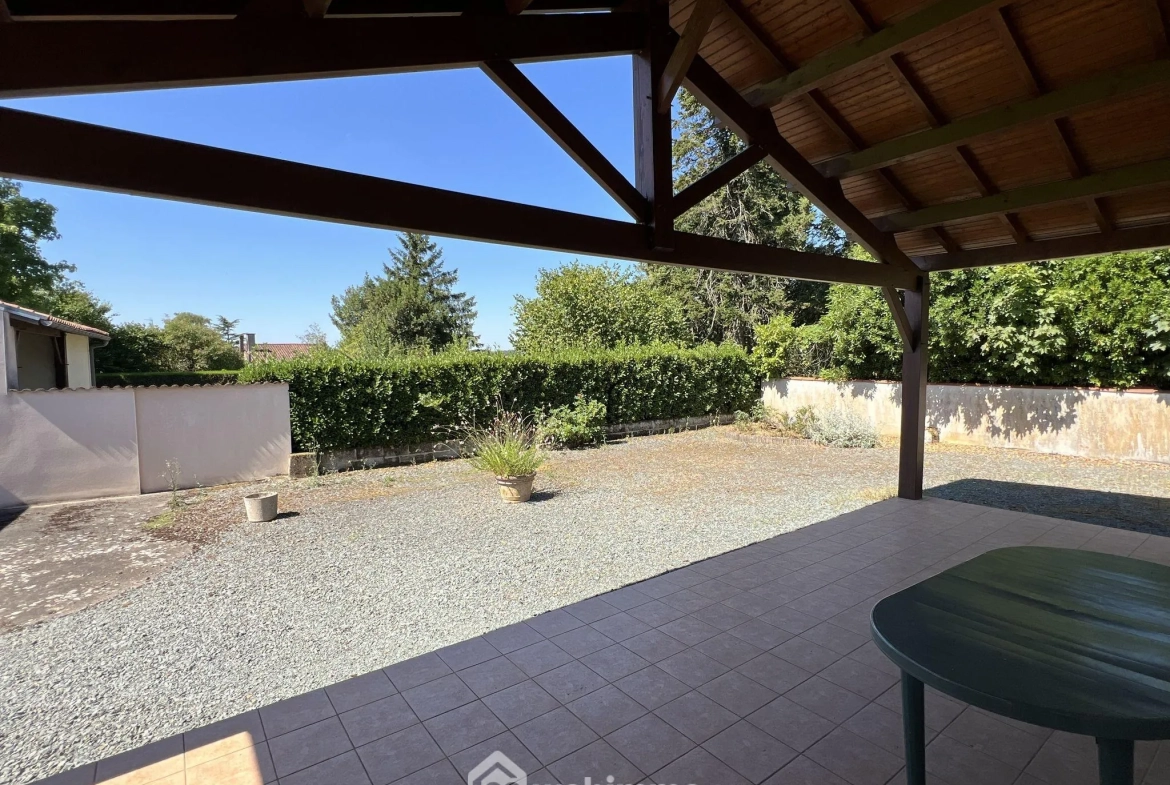 Belle maison de plain-pied de 101 m² à Saint-Pardoux avec garage et terrasse 