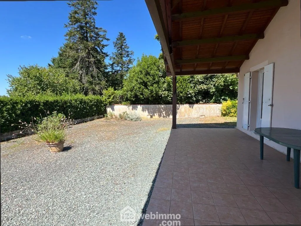 Belle maison de plain-pied de 101 m² à Saint-Pardoux avec garage et terrasse 