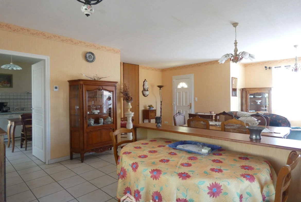 Belle maison de plain-pied de 101 m² à Saint-Pardoux avec garage et terrasse 