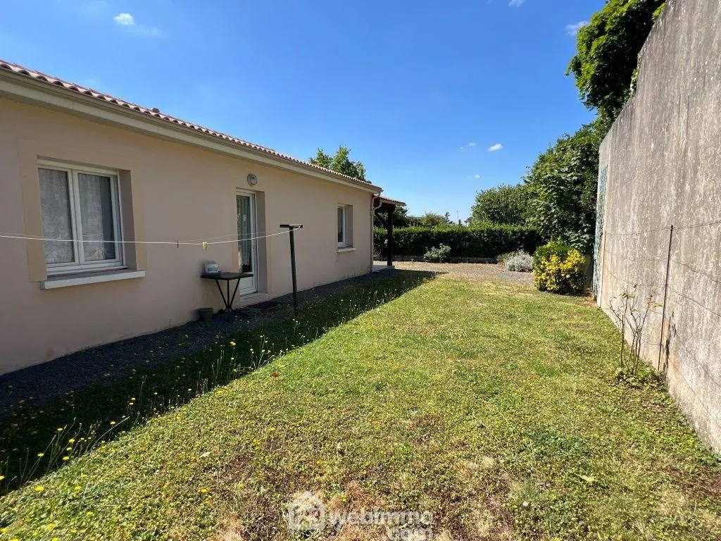 Belle maison de plain-pied de 101 m² à Saint-Pardoux avec garage et terrasse 
