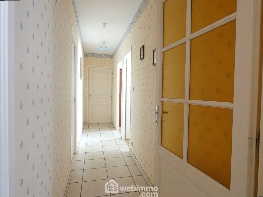 Belle maison de plain-pied de 101 m² à Saint-Pardoux avec garage et terrasse 