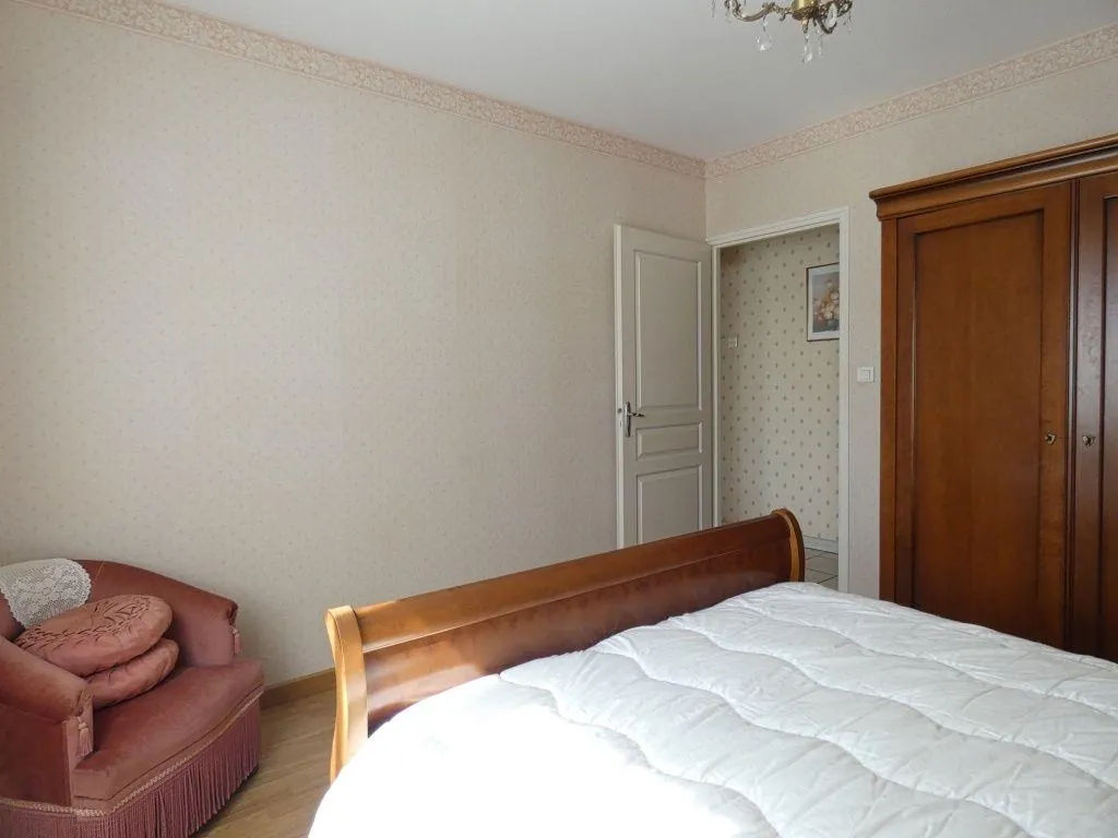Belle maison de plain-pied de 101 m² à Saint-Pardoux avec garage et terrasse 