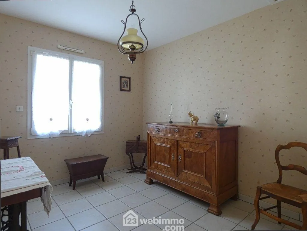 Belle maison de plain-pied de 101 m² à Saint-Pardoux avec garage et terrasse 