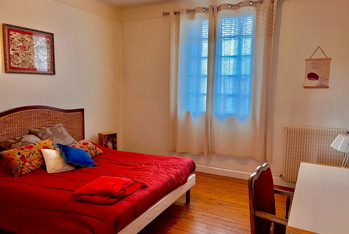 Appartement T3 de 77 m² à Pau avec balcon, cave et parking à vendre 