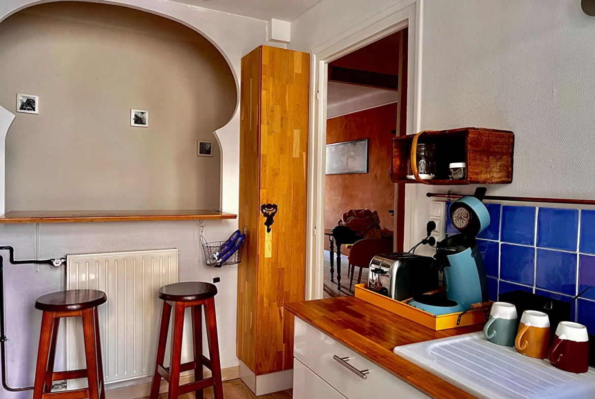 Appartement T3 de 77 m² à Pau avec balcon, cave et parking à vendre 