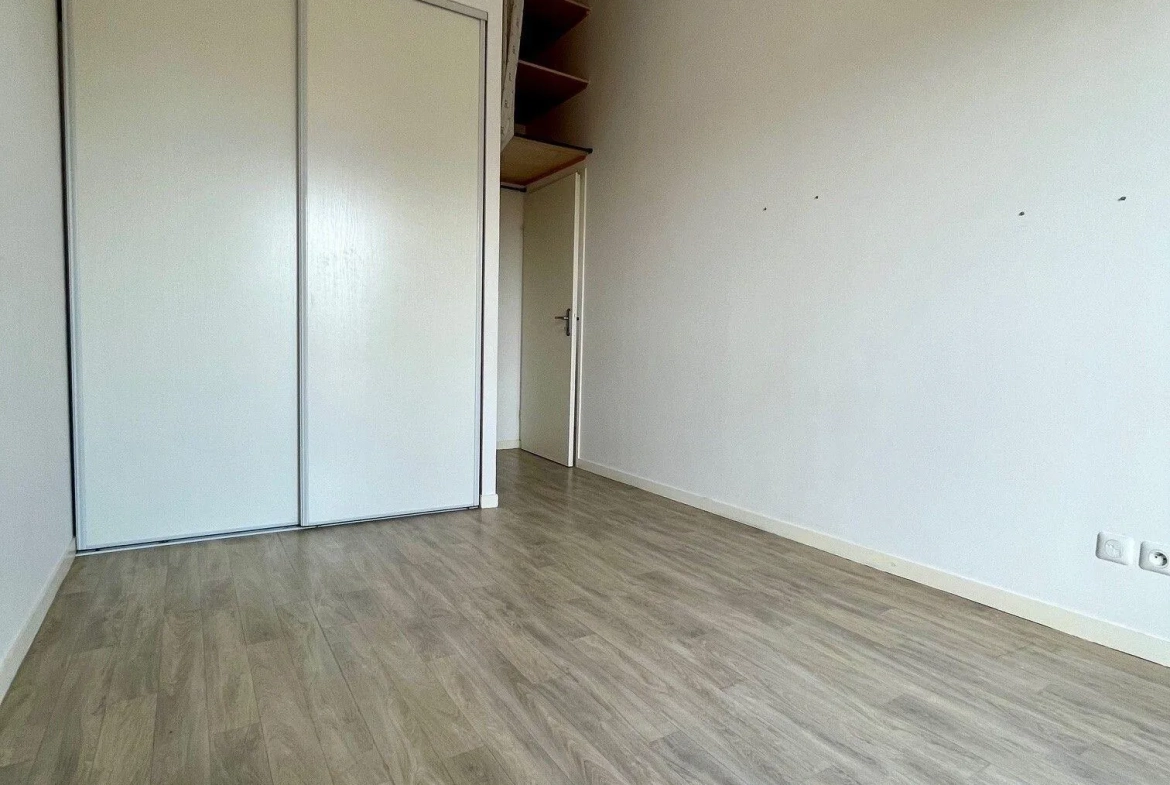 Charmant duplex de 63m² à Bruges avec jardin et parking privé 