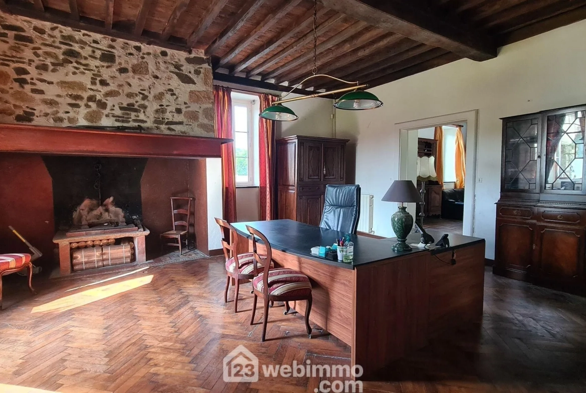 Belle propriété à Montaut avec vue sur les Pyrénées, grand terrain et potentiel de rénovation 