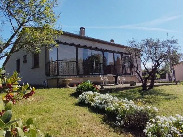 Maison 110 m² avec jardin à Laragne Monteglin - 3 chambres, sous-sol, véranda