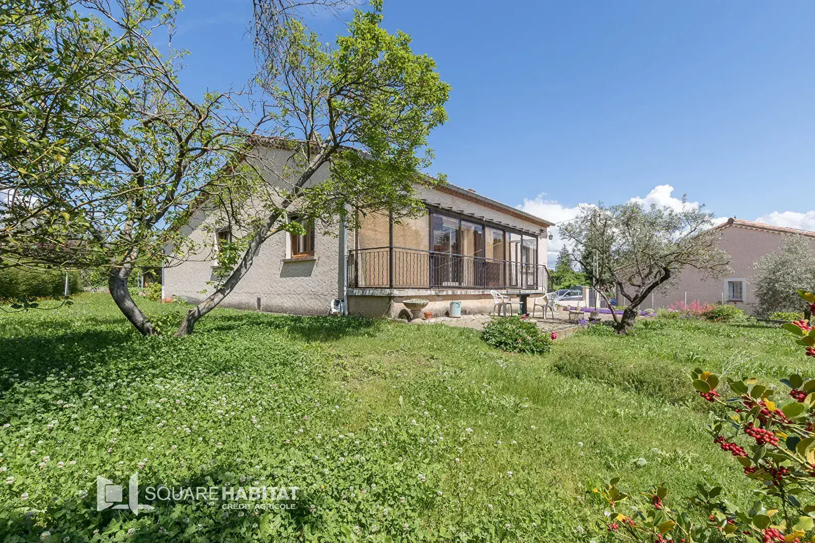 Maison 110 m² avec jardin à Laragne Monteglin - 3 chambres, sous-sol, véranda 