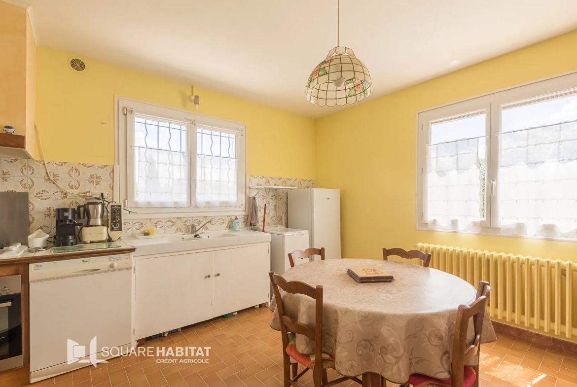 Maison 110 m² avec jardin à Laragne Monteglin - 3 chambres, sous-sol, véranda 