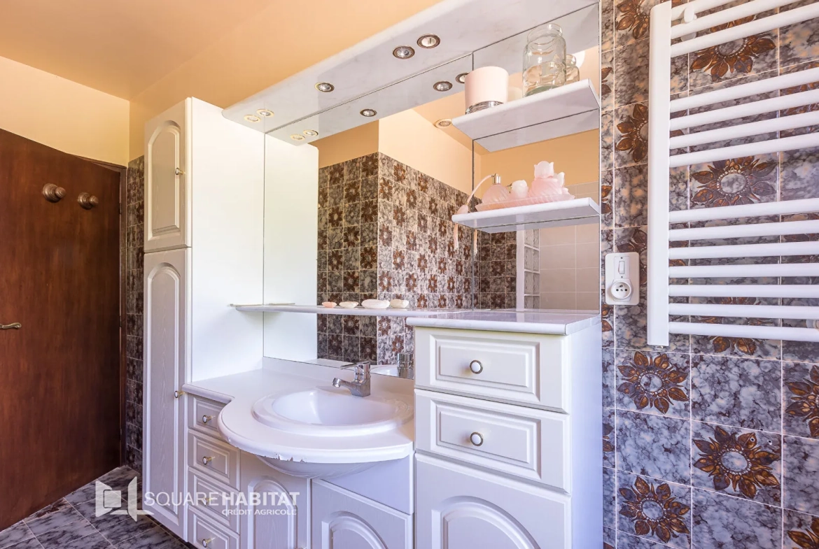 Maison 110 m² avec jardin à Laragne Monteglin - 3 chambres, sous-sol, véranda 
