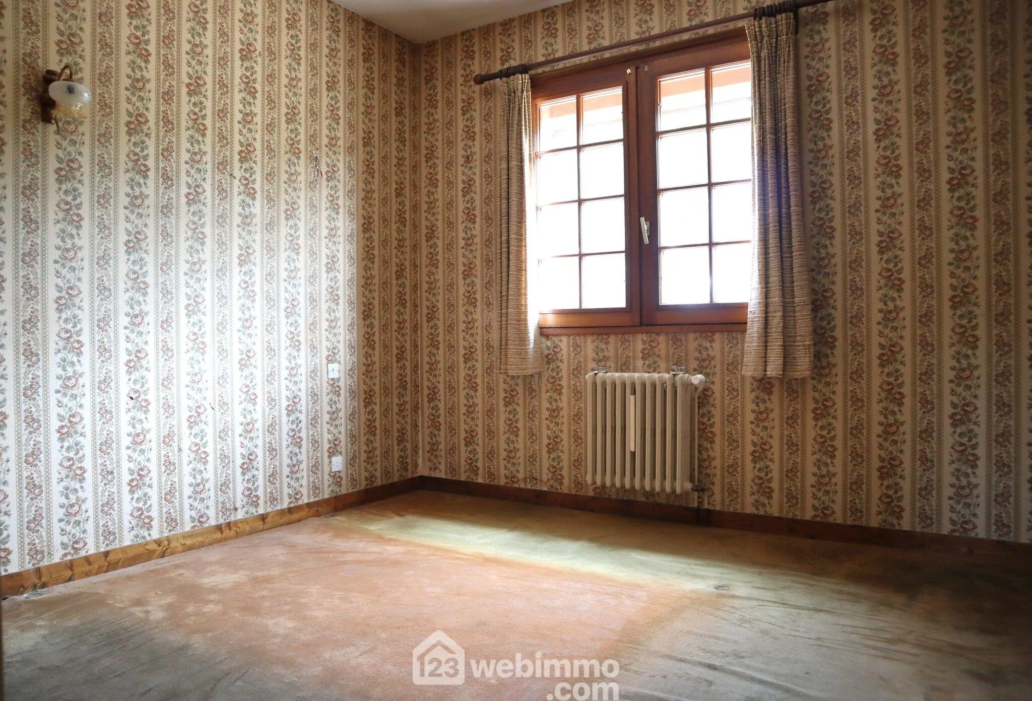 Maison plain-pied avec sous-sol à Bignoux sur terrain de 2187 m² 