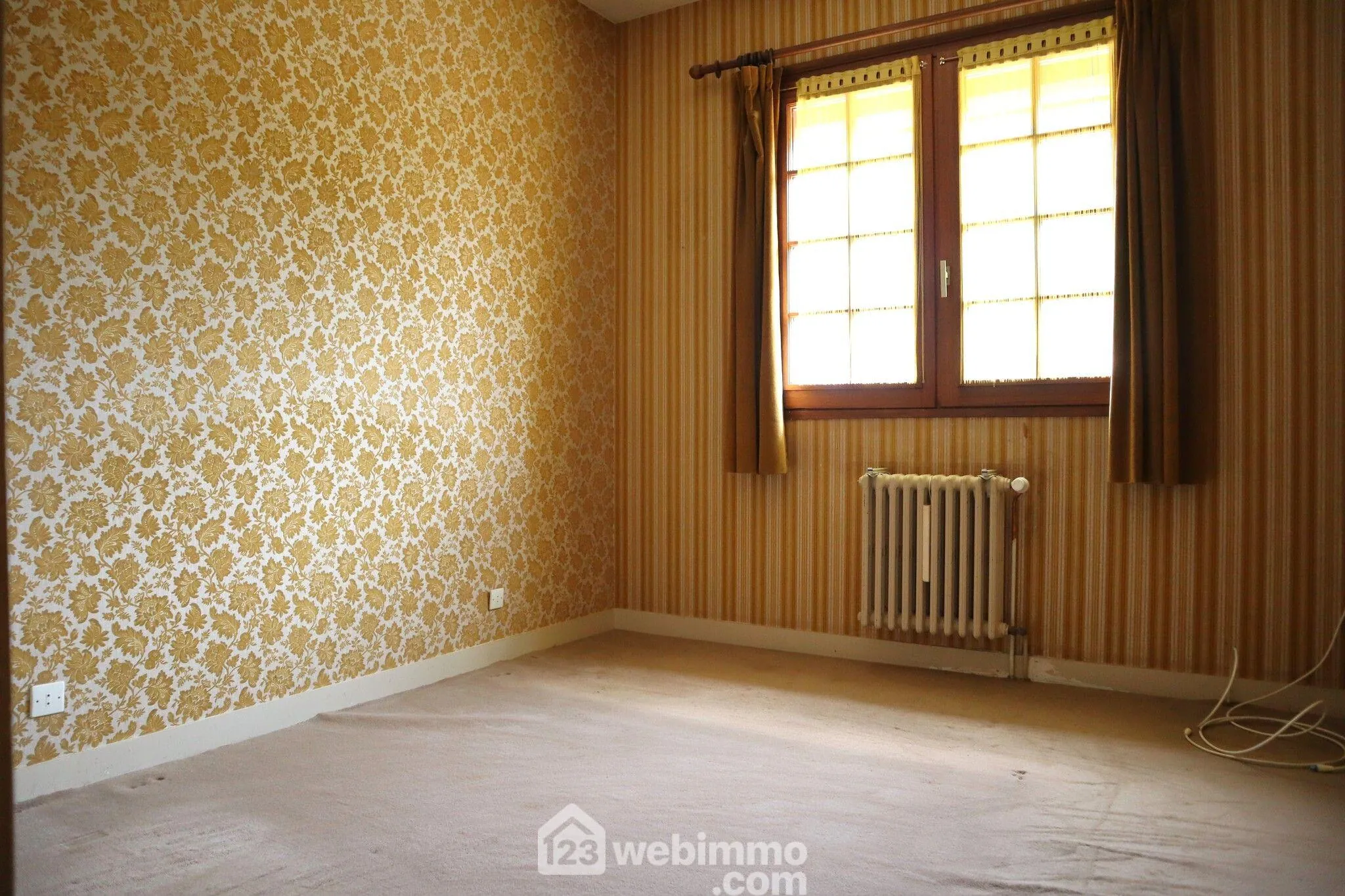 Maison plain-pied avec sous-sol à Bignoux sur terrain de 2187 m² 
