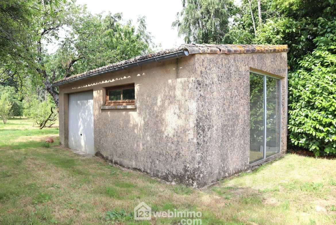Maison plain-pied avec sous-sol à Bignoux sur terrain de 2187 m² 