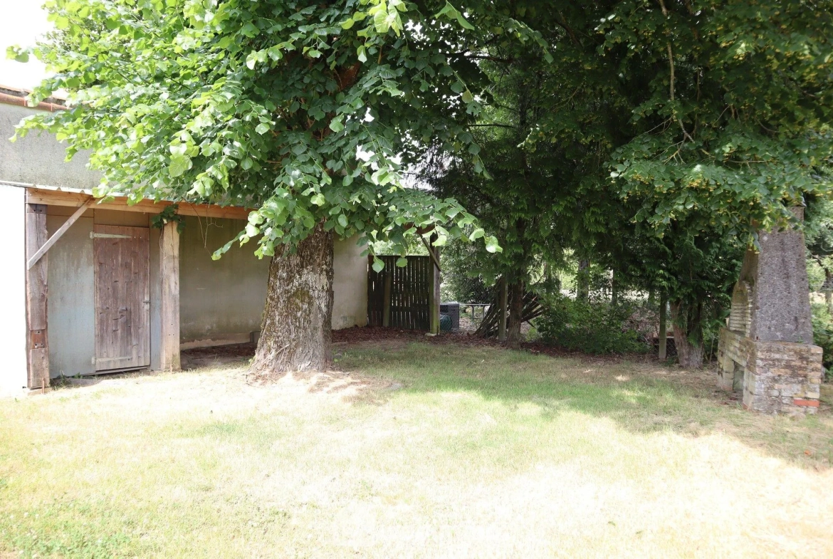 Maison plain-pied avec sous-sol à Bignoux sur terrain de 2187 m² 
