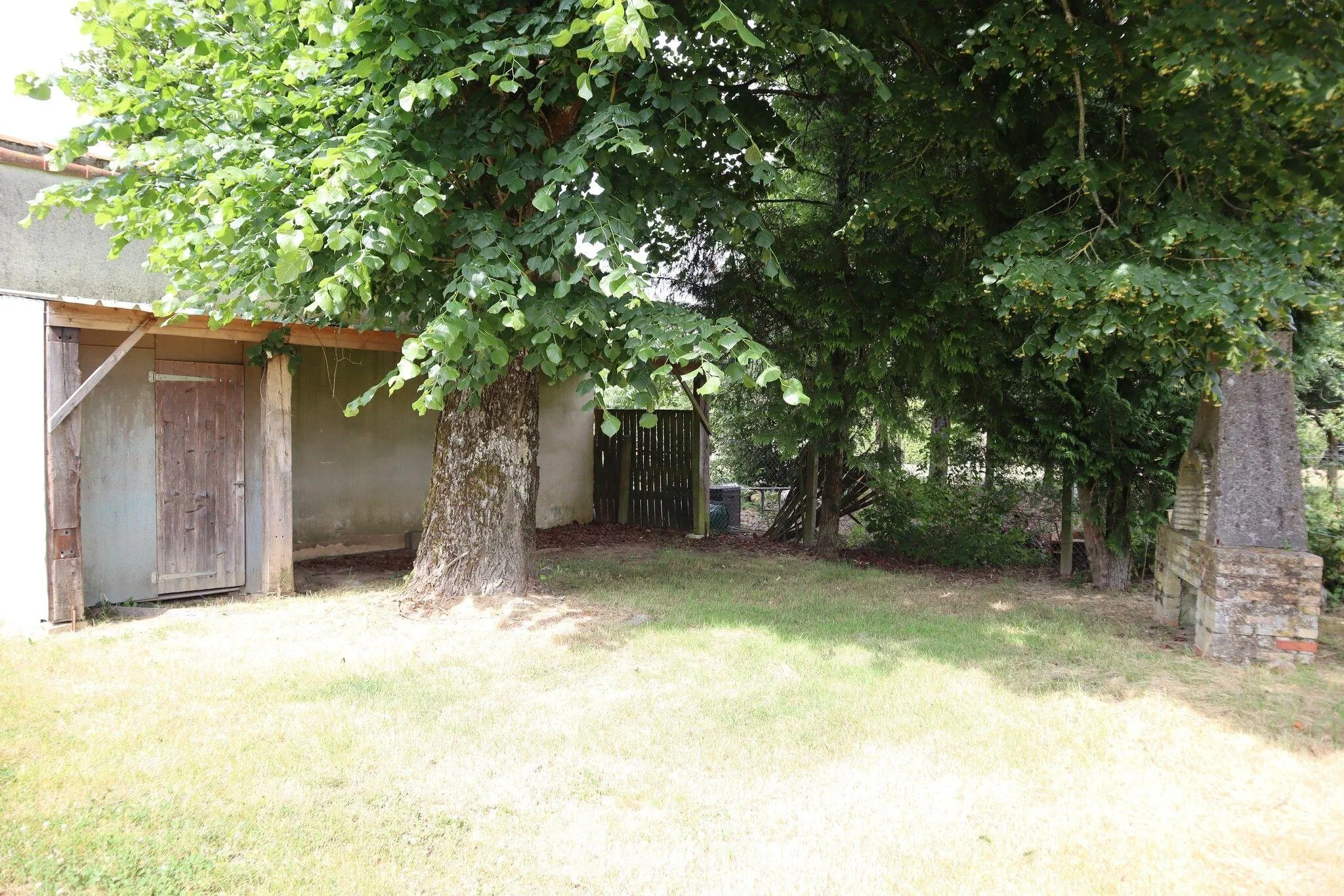 Maison plain-pied avec sous-sol à Bignoux sur terrain de 2187 m² 