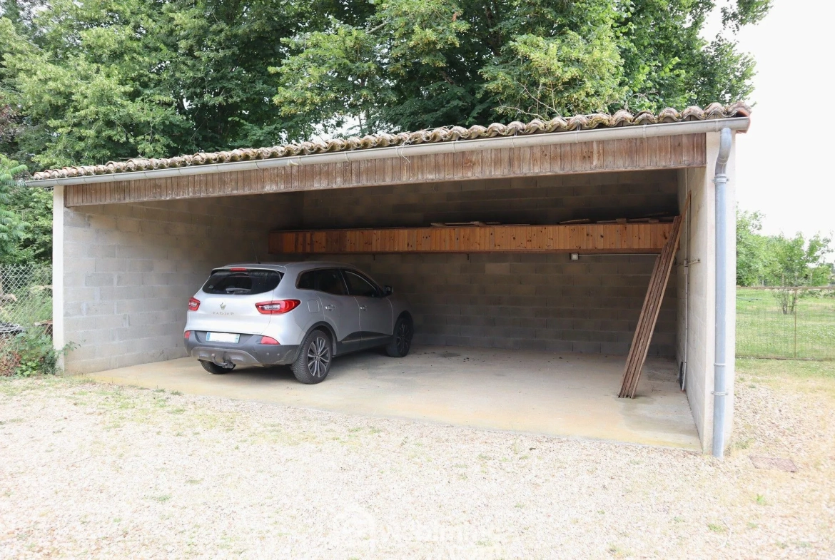 Maison plain-pied avec sous-sol à Bignoux sur terrain de 2187 m² 
