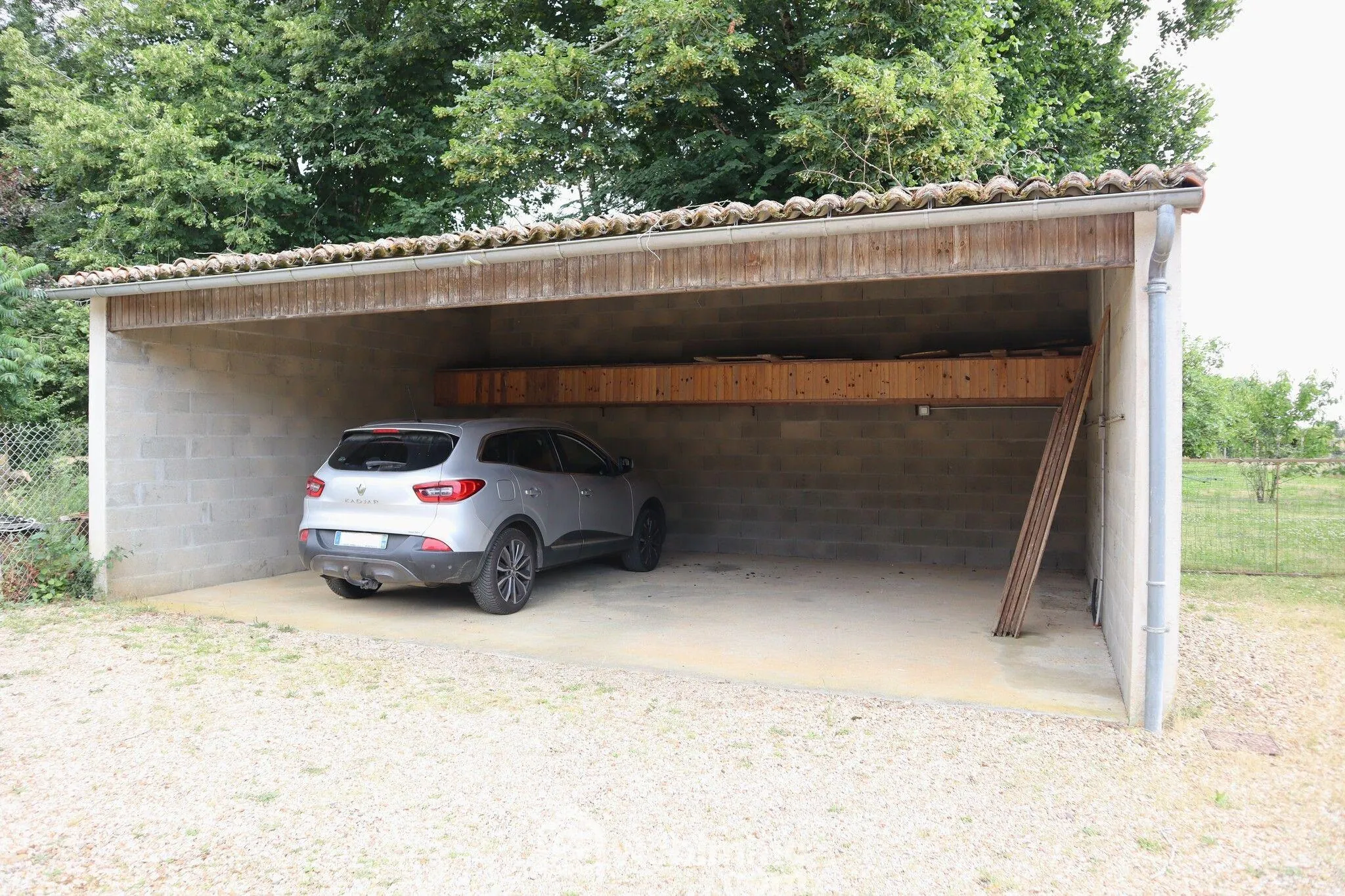 Maison plain-pied avec sous-sol à Bignoux sur terrain de 2187 m² 