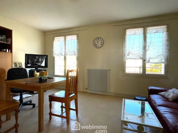 Appartement T4 à Richelieu - 76 m² avec garage et proximité écoles