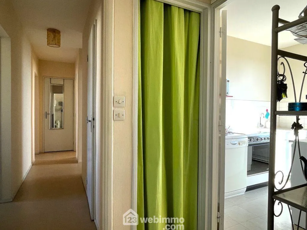 Appartement T4 à Richelieu - 76 m² avec garage et proximité écoles 