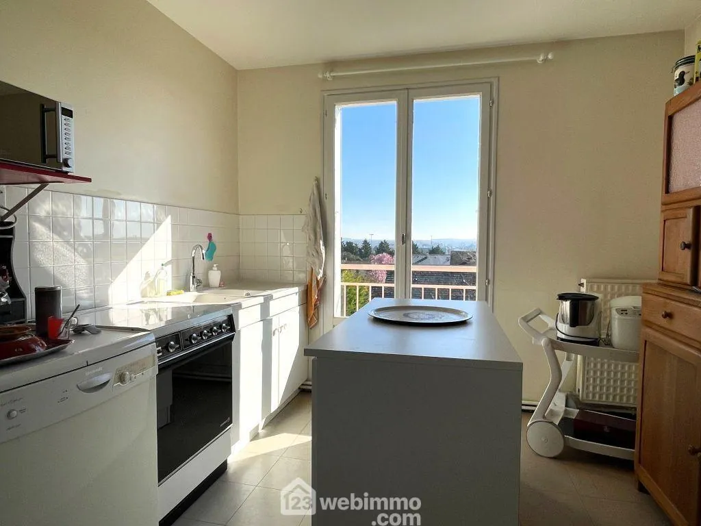 Appartement T4 à Richelieu - 76 m² avec garage et proximité écoles 