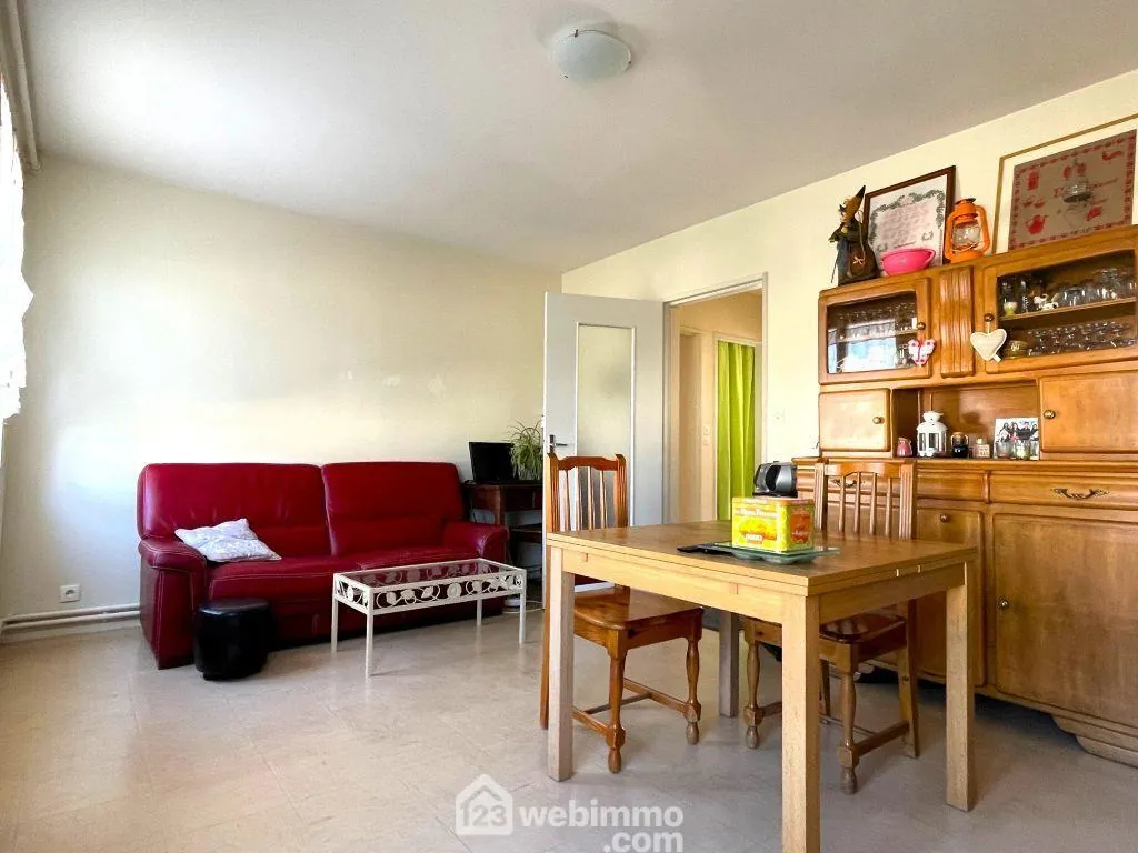 Appartement T4 à Richelieu - 76 m² avec garage et proximité écoles 