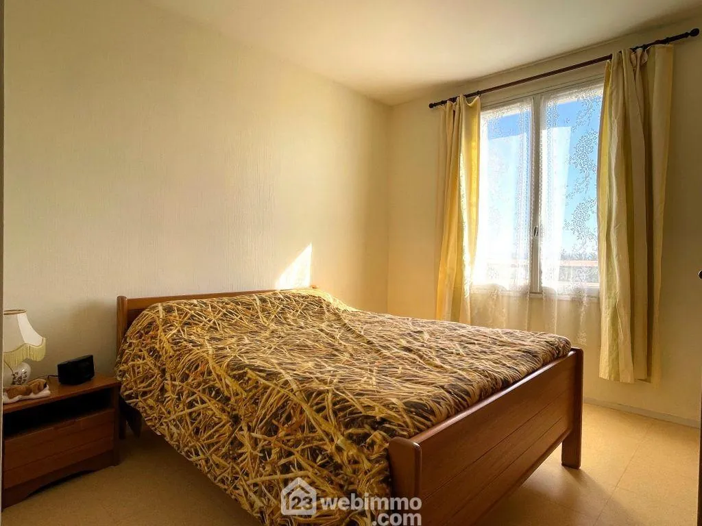Appartement T4 à Richelieu - 76 m² avec garage et proximité écoles 