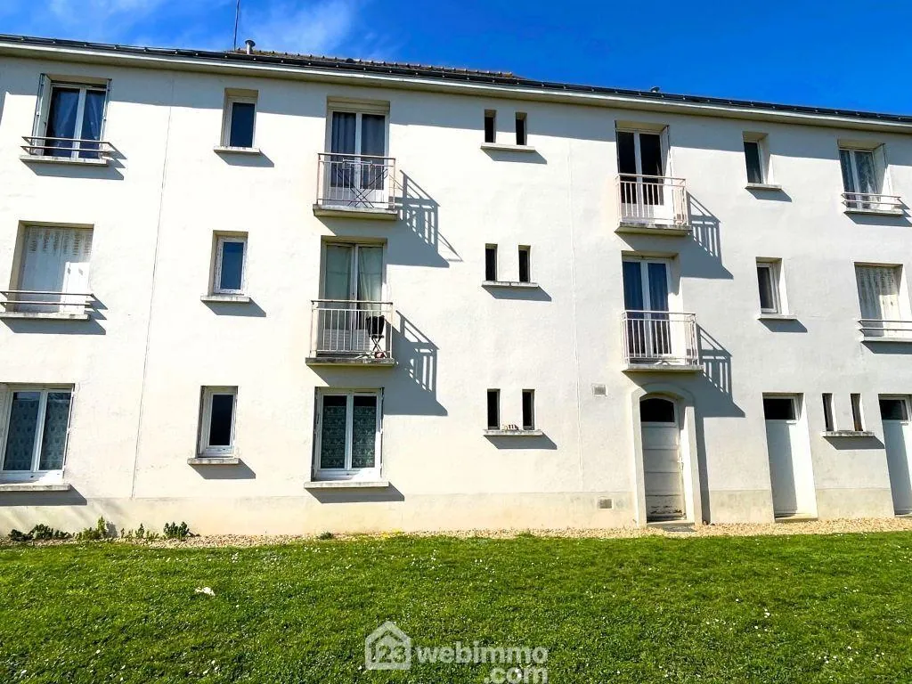 Appartement T4 à Richelieu - 76 m² avec garage et proximité écoles 