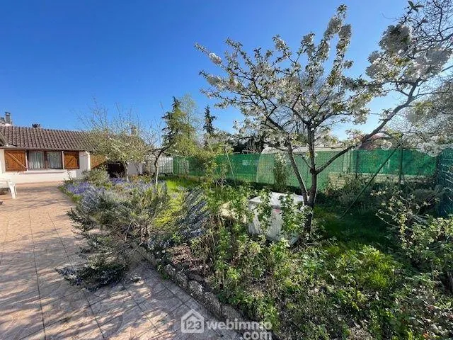 Belle maison de plain-pied à vendre à Noyon - Compiègne, jardin paysager 
