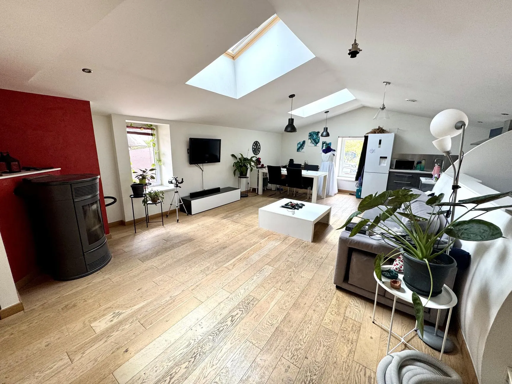 Appartement rénové avec 2 chambres à Épinal - parking privé et lumineux 