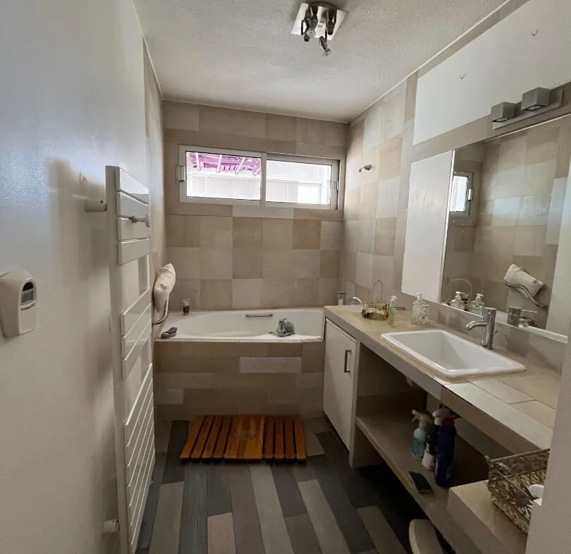Appartement lumineux avec balcon et garage à Pau - 2 chambres 