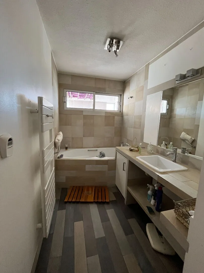 Appartement lumineux avec balcon et garage à Pau - 2 chambres 