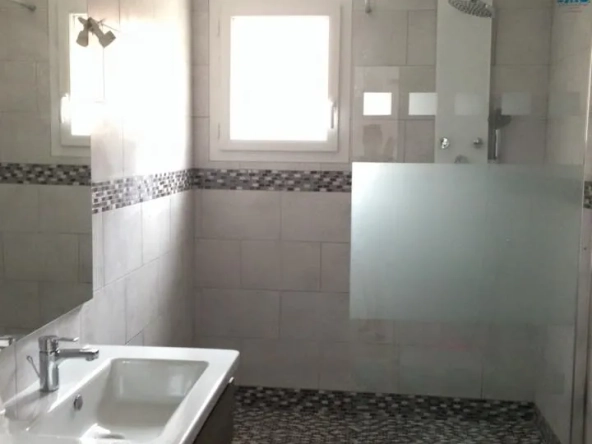Maison neuve à Issoire sur terrain de 450 m², conforme norme RE2020