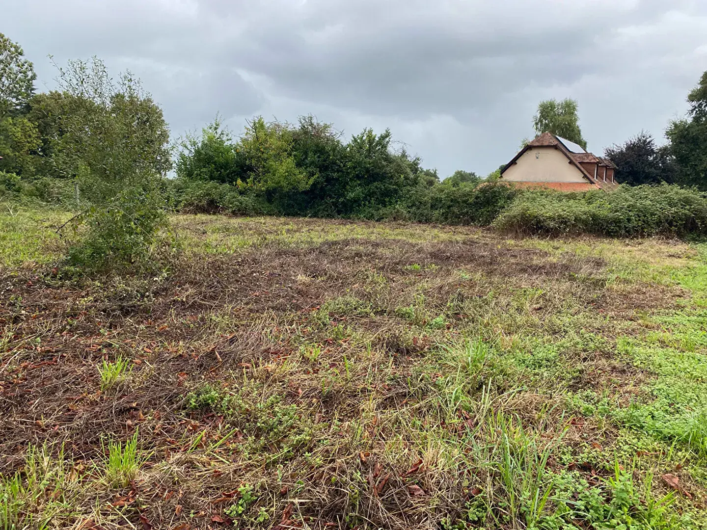 Terrain à vendre de 980 m² à Morlàas, idéal pour construire votre maison dans un environnement paisible 