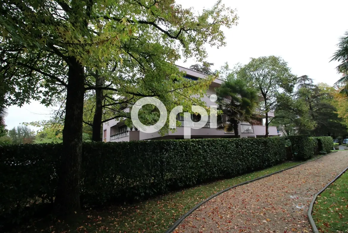 Appartement 4 pièces rénové à Pau - Résidence de France, 84,84 m² 