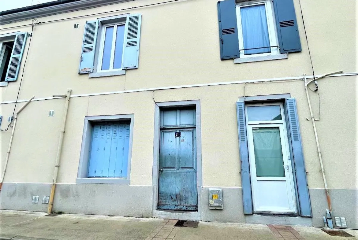 Appartement 2 pièces à vendre à Roanne – Bon état et potentiel locatif 