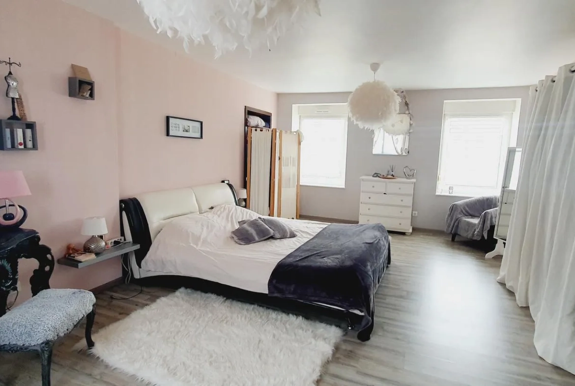 Belle maison rénovée avec 4 chambres, jardin de 800 m², garage et cave à Laveline-Devant-Bruyères 