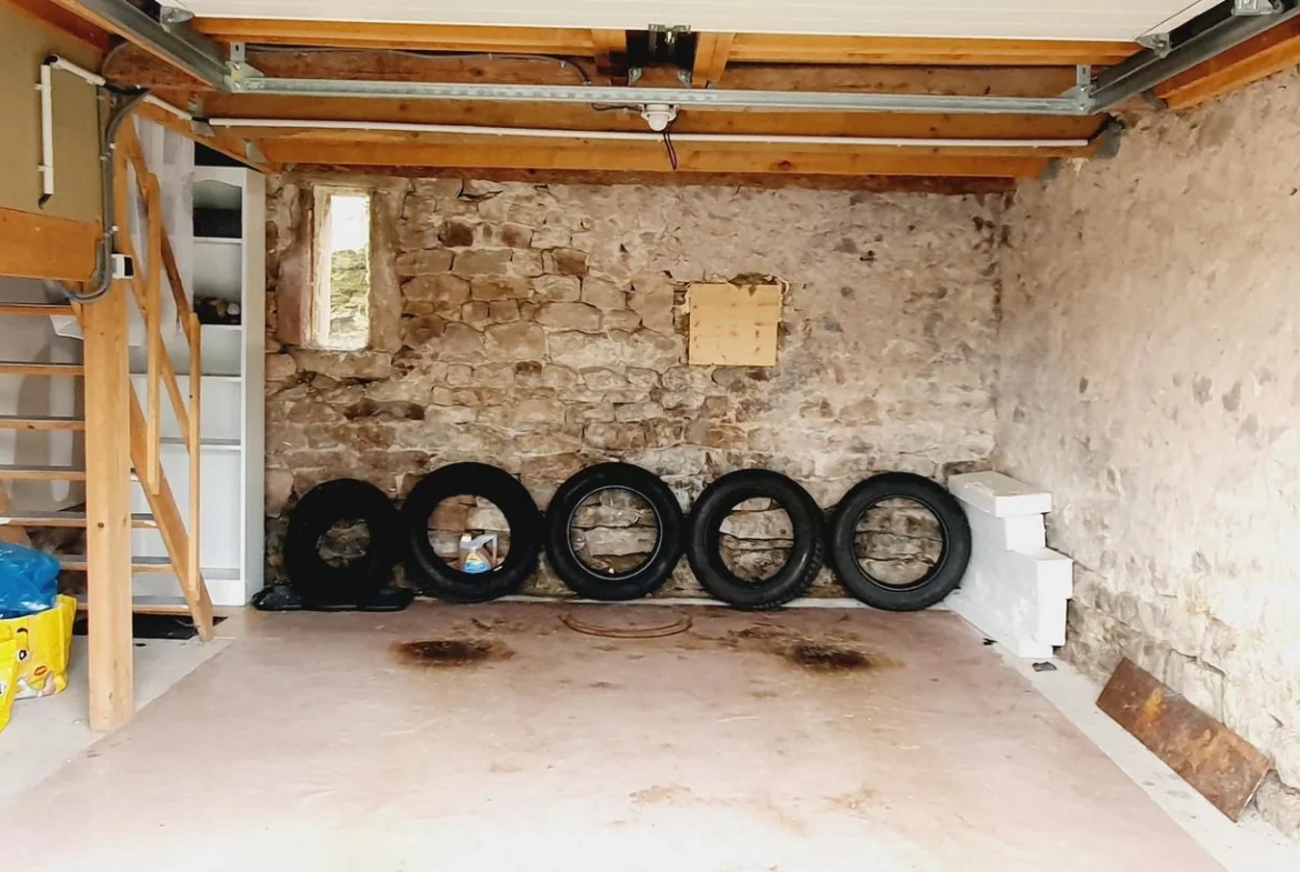 Belle maison rénovée avec 4 chambres, jardin de 800 m², garage et cave à Laveline-Devant-Bruyères 