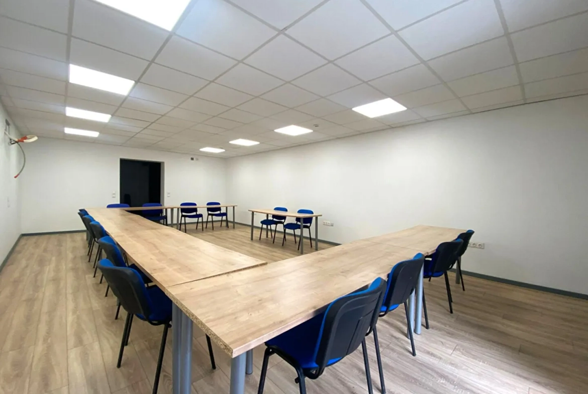 Local d'activité de 175 m² à Pau idéal pour divers projets, emplacement stratégique 