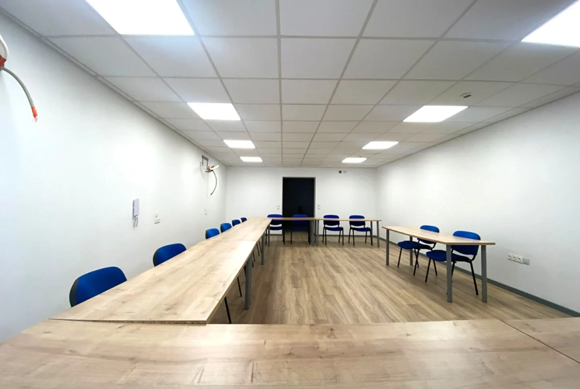 Local d'activité de 175 m² à Pau idéal pour divers projets, emplacement stratégique 