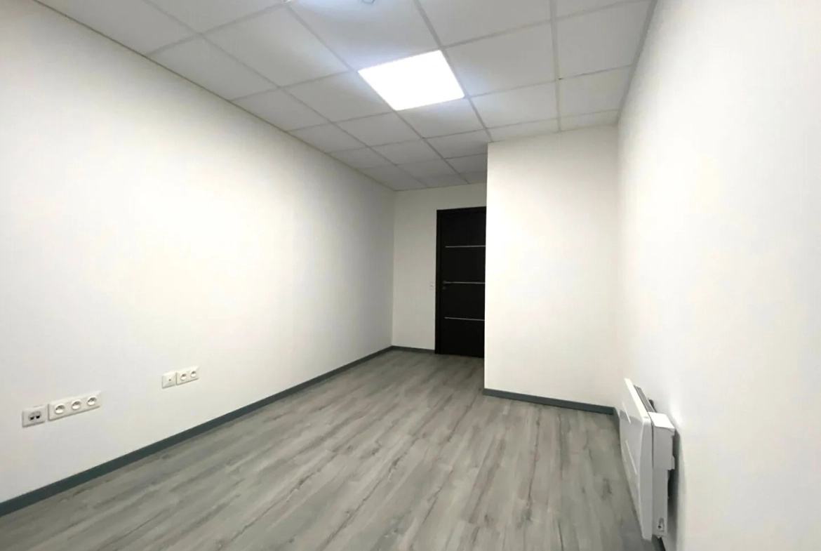Local d'activité de 175 m² à Pau idéal pour divers projets, emplacement stratégique 