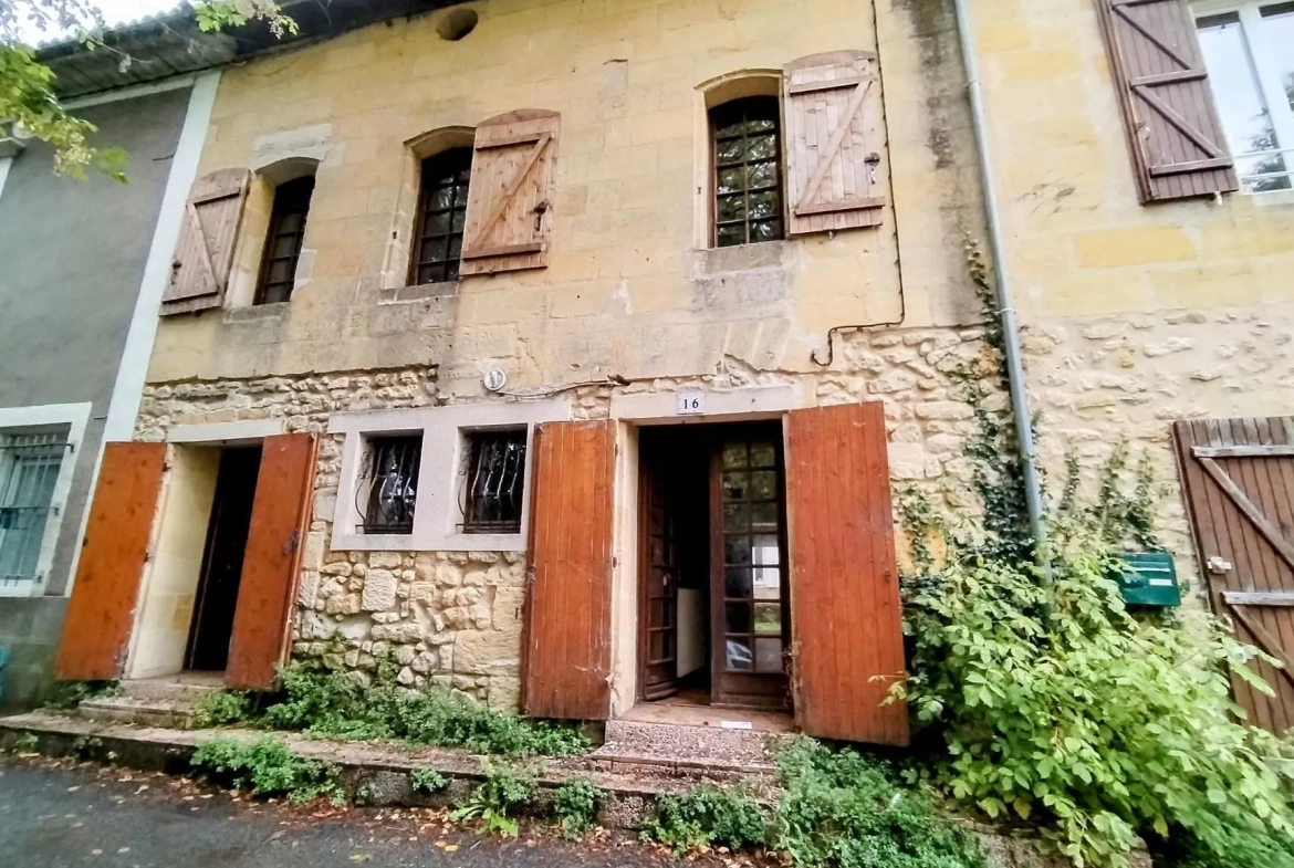 Maison en pierre à Langoiran avec potentiel de rénovation et grands volumes 