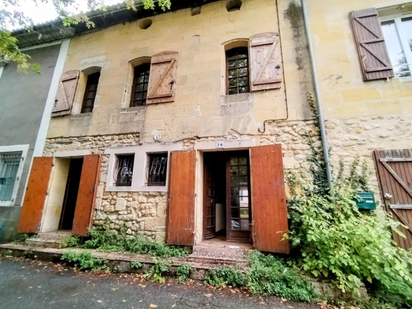 Maison en pierre à Langoiran avec potentiel de rénovation et grands volumes