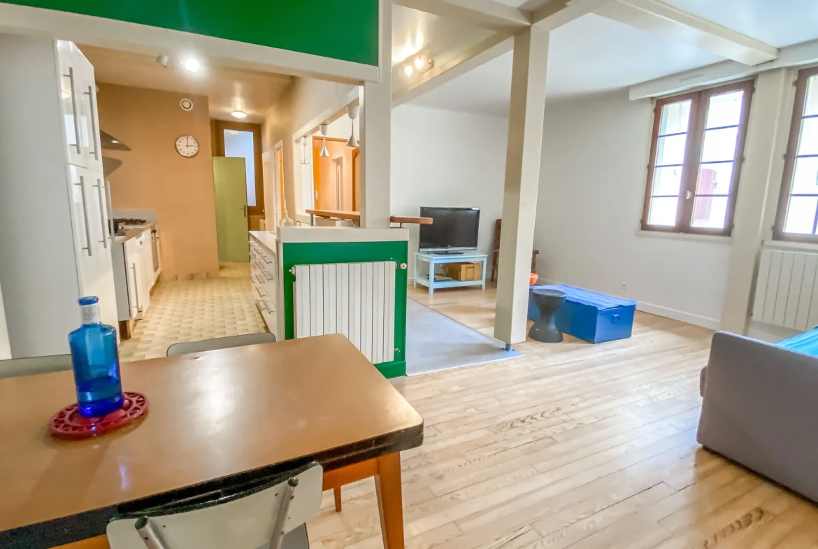 Appartement T3/4 à Bayonne avec cave et parking, proche centre-ville 