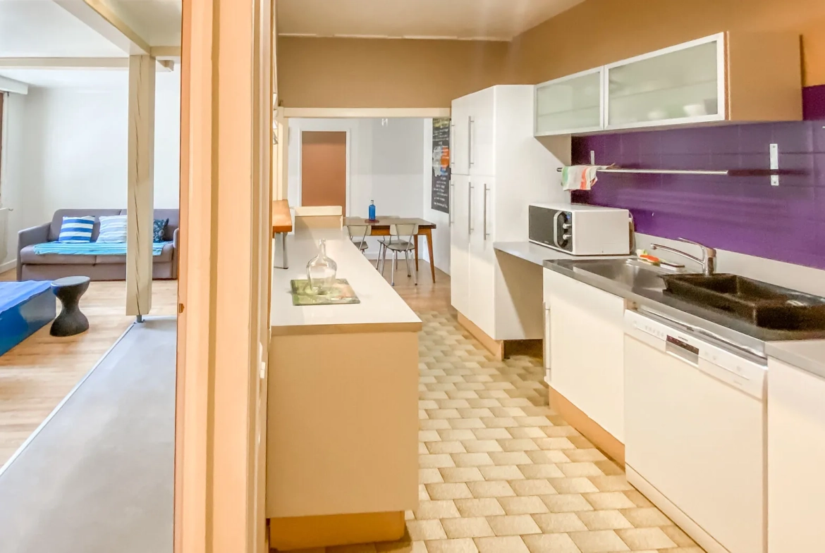 Appartement T3/4 à Bayonne avec cave et parking, proche centre-ville 